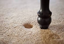 چگونه جای وسایلی مثل پایه های مبل یا پایه های بخاری را از روی فرش برداریم؟